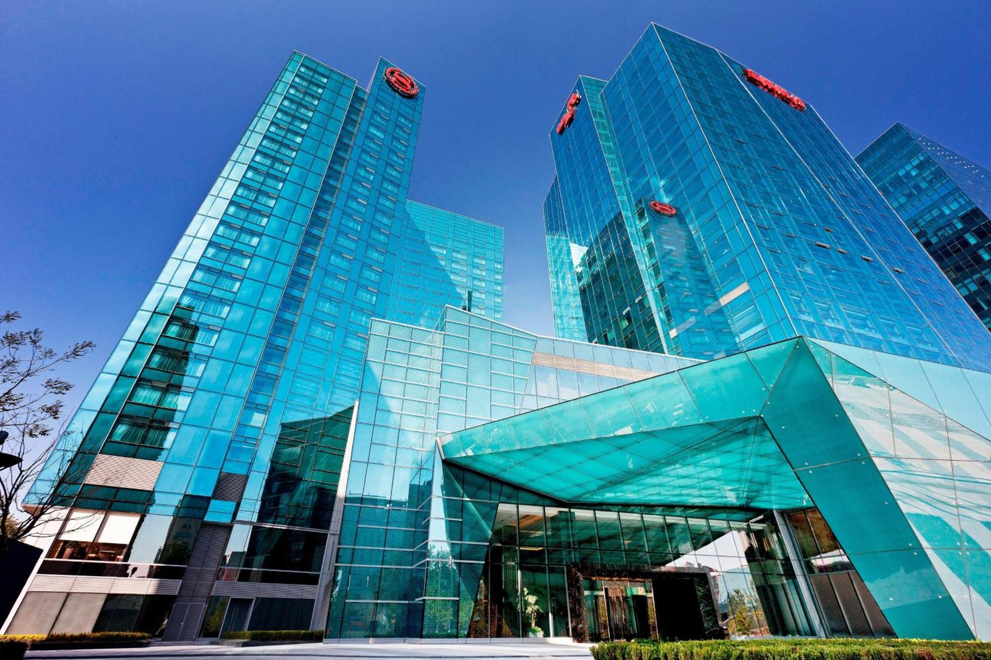 Sheraton Grand Beijing Dongcheng Hotel Exterior photo